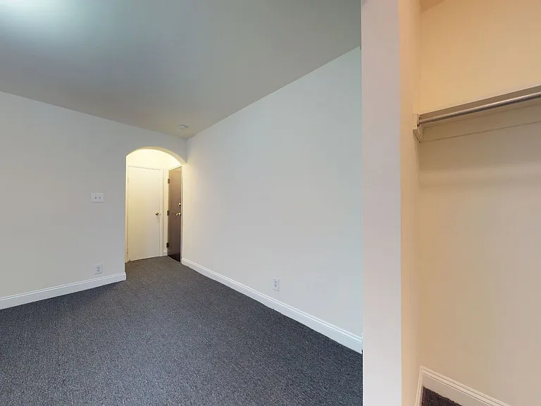 Chester Lynn Apartments — Photo 11