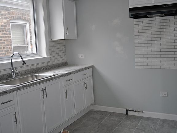 2nd image of 6549 S Komensky Ave