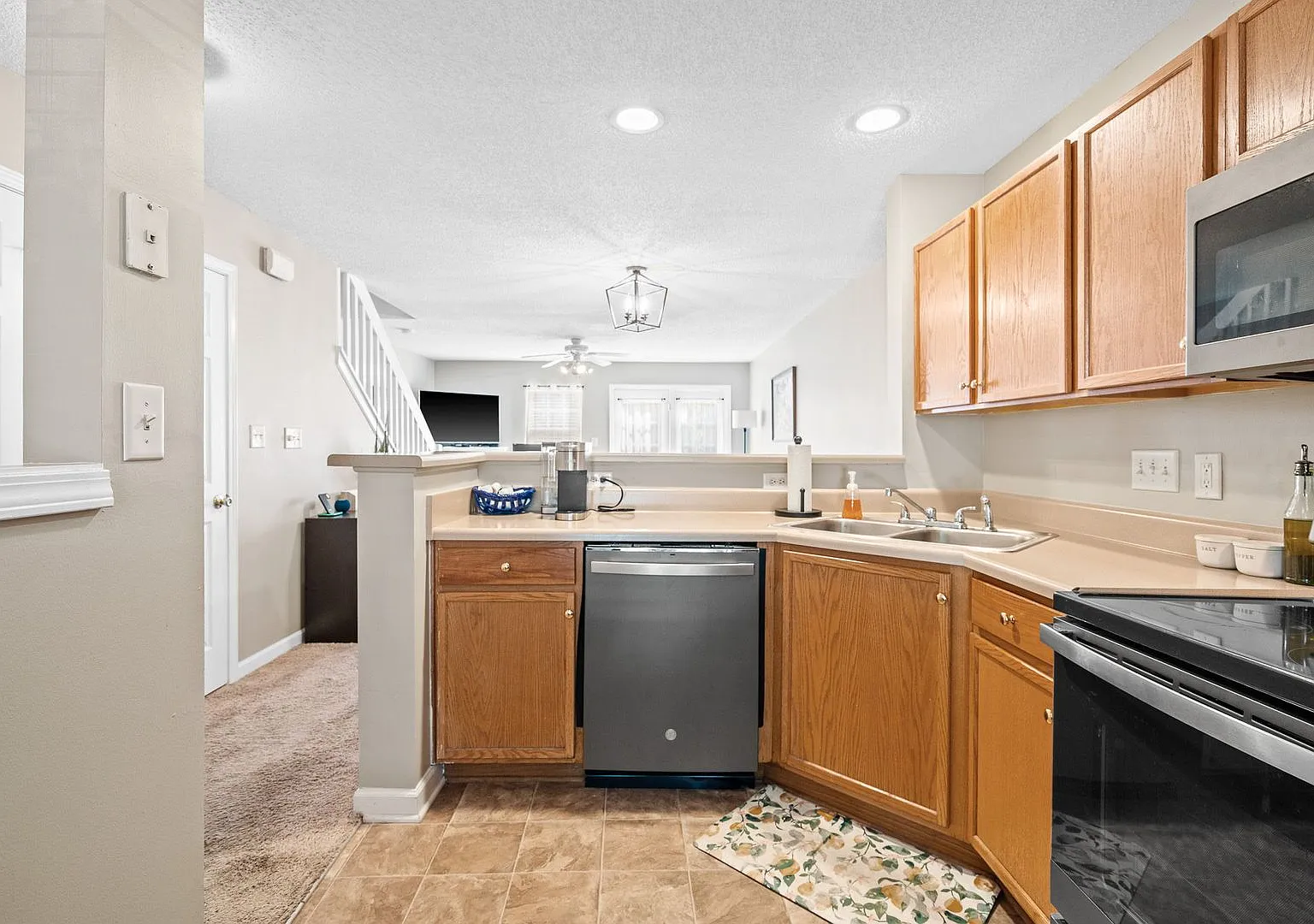 Live in Popular Ridge Creek! — Photo 3