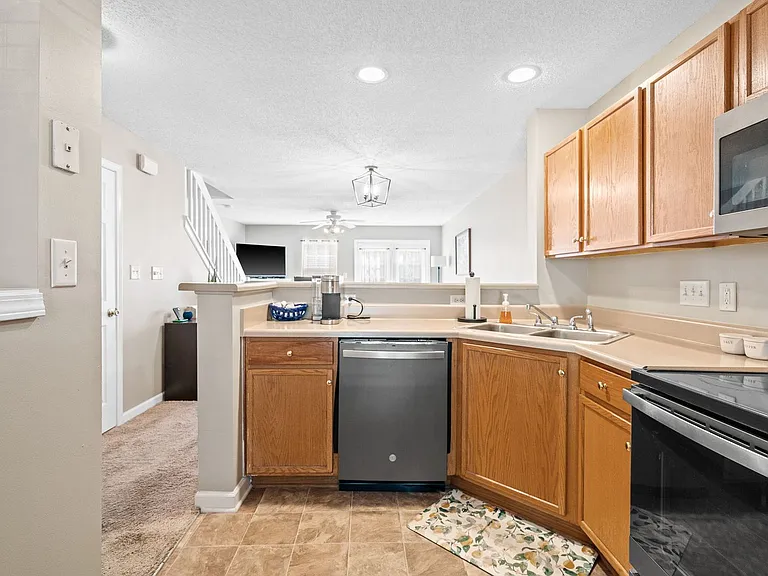 6314 Inkberry Dr — Photo 3