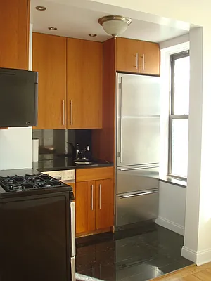 Rented by Metropolitan Equities | media 8