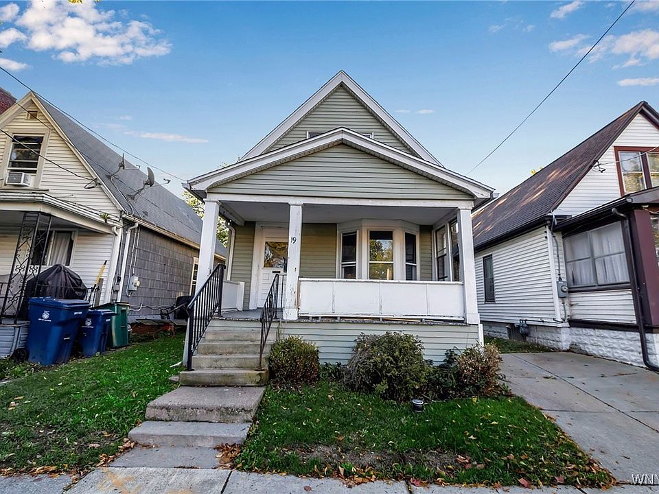 1st image of 19 Royal Ave
