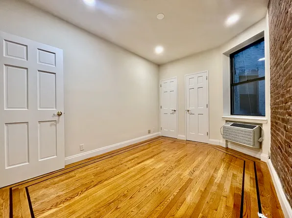 366 Broome Street image 13 of 14