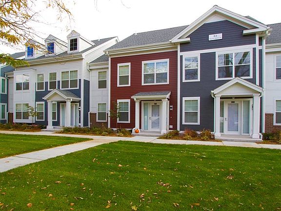 One- and two-story apartment homes available.