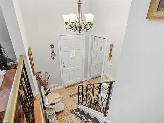 4th image of 8 Tudor Gate Pl