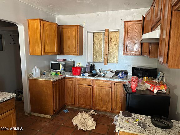 5th image of 2628 W MISSOURI Avenue