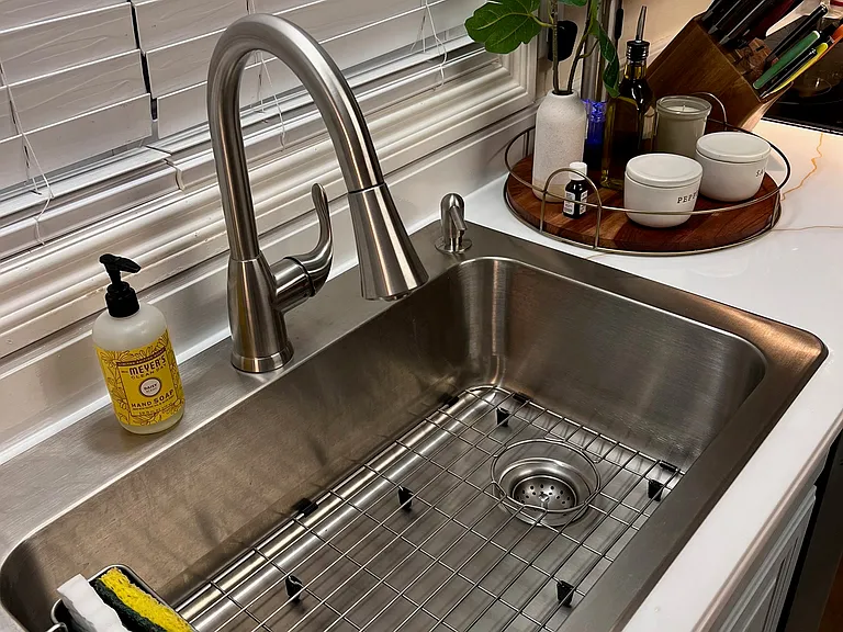 Deep basin stainless sink