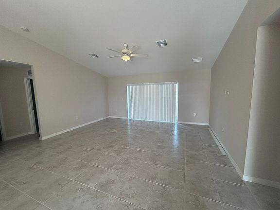 5th image of 2804 NE 6th Ave