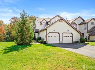 30 Edinburgh Dr #D, Monroe Township, NJ 08831