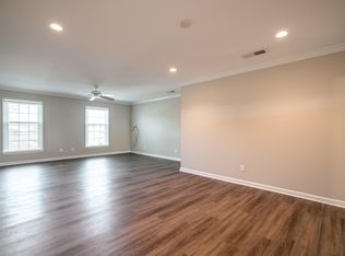 271 Salisbury Sq APT 103, Louisville, KY 40207