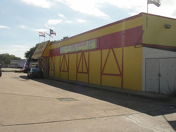 4th image of 15810 Bellaire Blvd