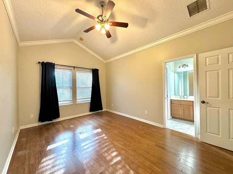 900 Paradise Ln — Photo 13