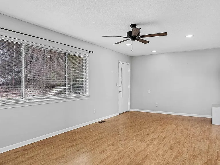 1323 Easy Ln — Photo 13