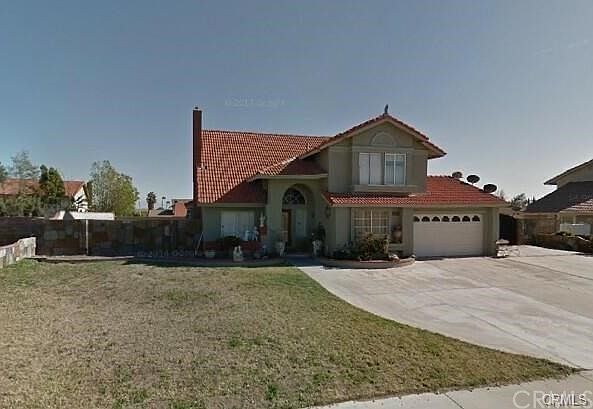 2nd image of 3055 N Cedar Ave
