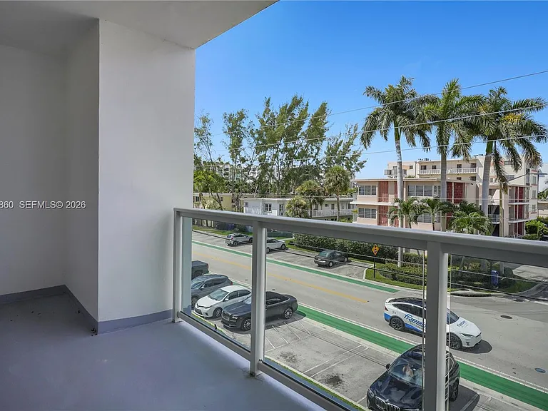 9381 E Bay Harbor Dr #301N — Photo 32