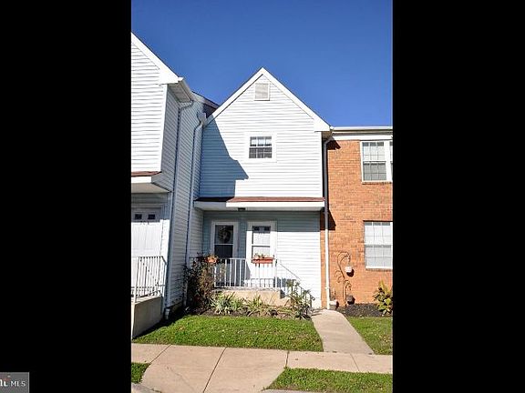 3rd image of 306 Dove Ct