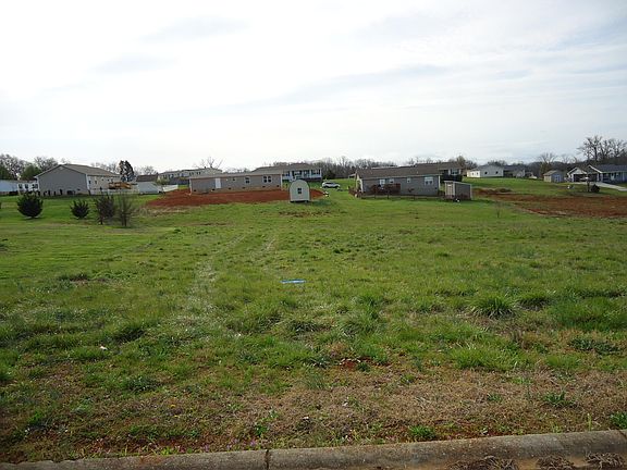 3rd image of Five Oaks Dr