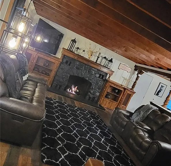 1155 Lark Dr — Photo 11