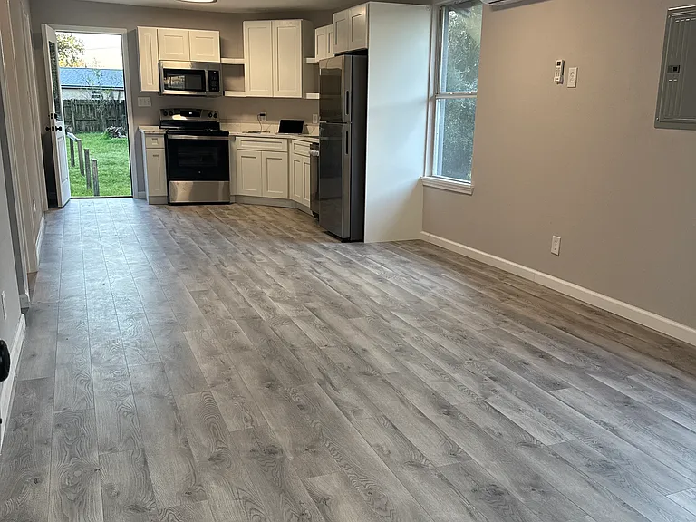 3015 W Brainerd St — Photo 4