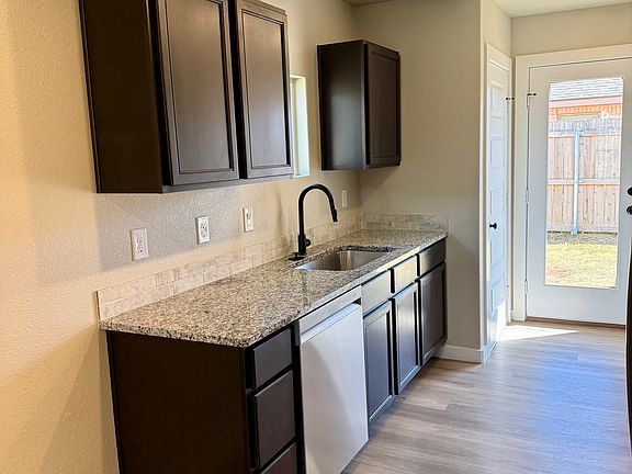 3rd image of 432 Staghorn Dr