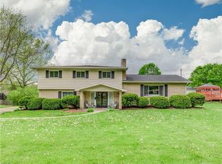 2932 Thomas Dr, Stow, OH 44224