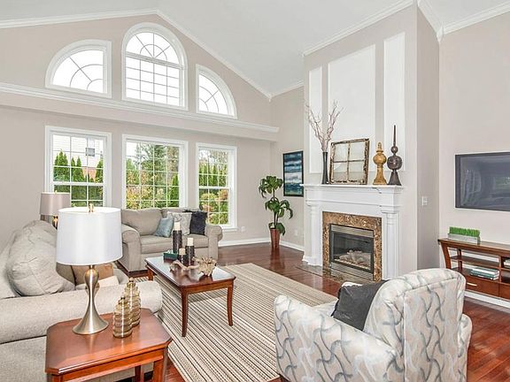 4th image of 13926 Twin Lakes Cir W