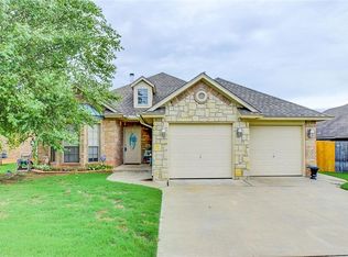 116 Stoneridge Ln, Midwest City, OK 73130
