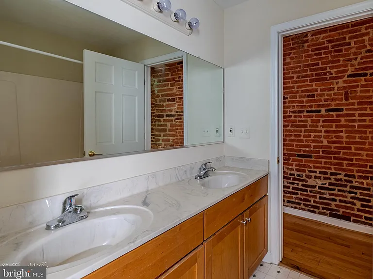 1712 Thames St — Photo 12