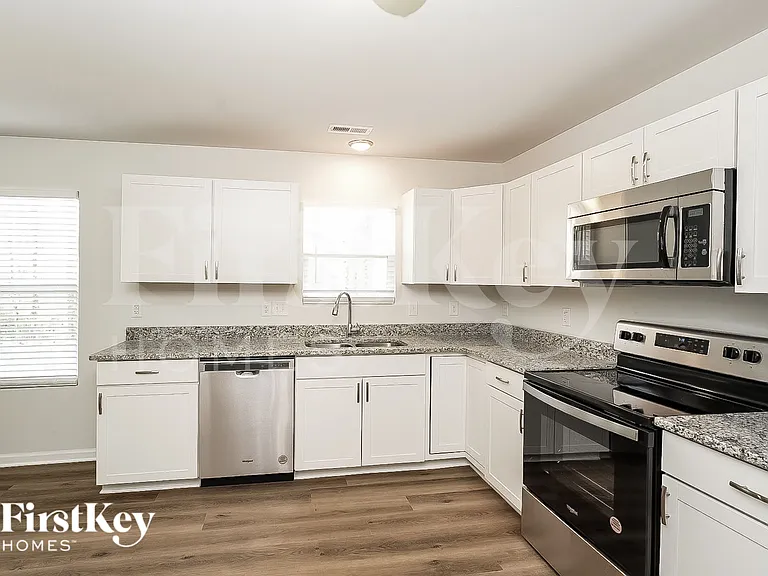 813 Pine Circle Dr — Photo 6