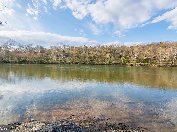 2nd image of 354 Riverview Shores Dr