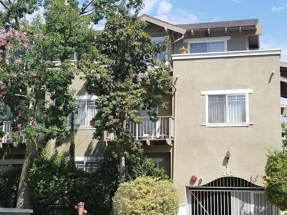 2nd image of 202 S Holliston Ave Unit 203