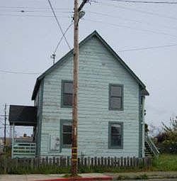 2nd image of 400 E Oak St