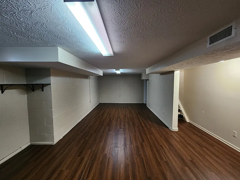 609 Michigan Ave — Photo 15
