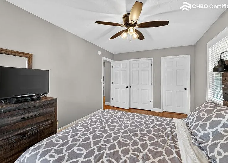 2136 Collins St — Photo 21