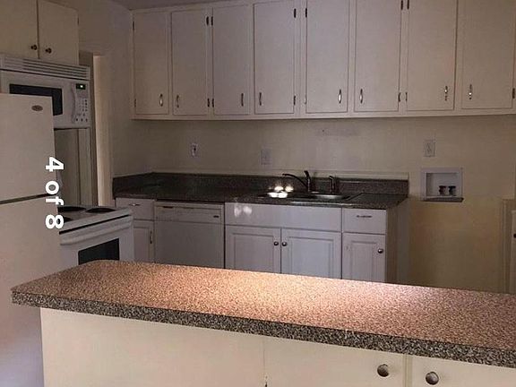 5th image of 1440 Crosland Dr NE