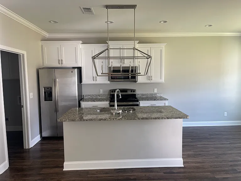 307 Yellow Pine Dr — Photo 3