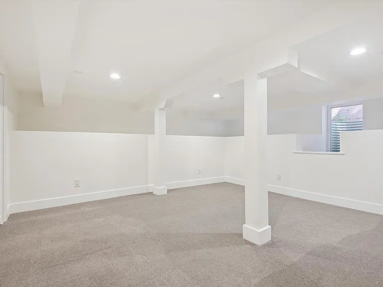 2644 Cherry St — Photo 15