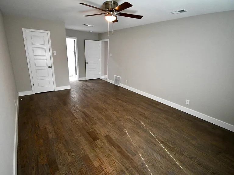 1204 Jeffery Trl — Photo 15