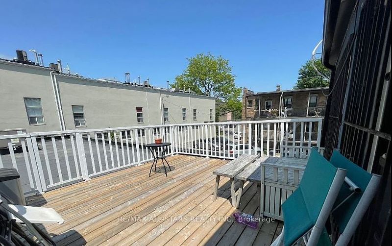 Toronto House for rent - 4 Bedrooms — photo 9