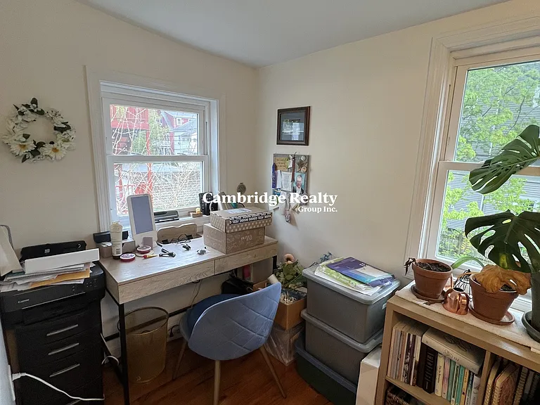 52 Raymond Ave — Photo 18