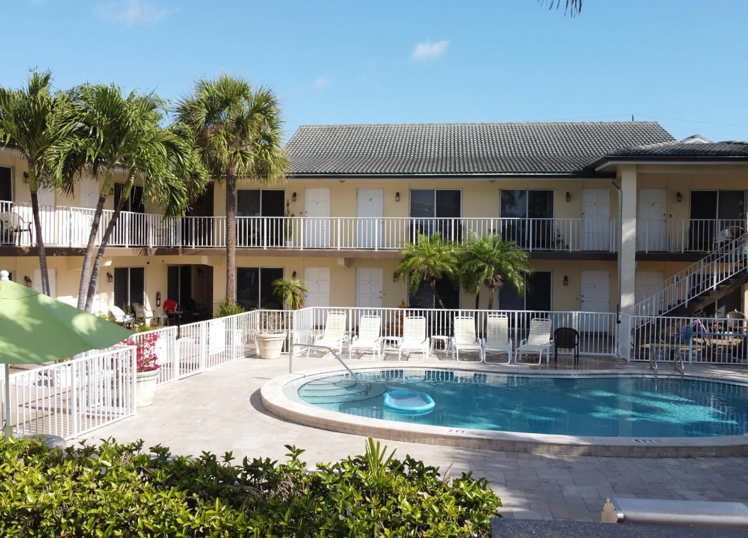 Beach Villas of Deerfield — Photo 1