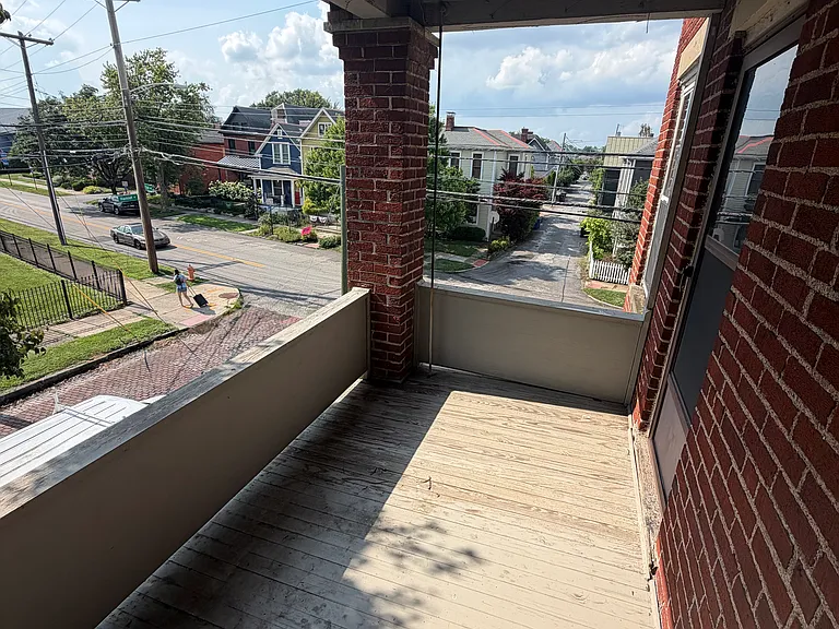 952 Hamlet St #952.5 — Photo 7