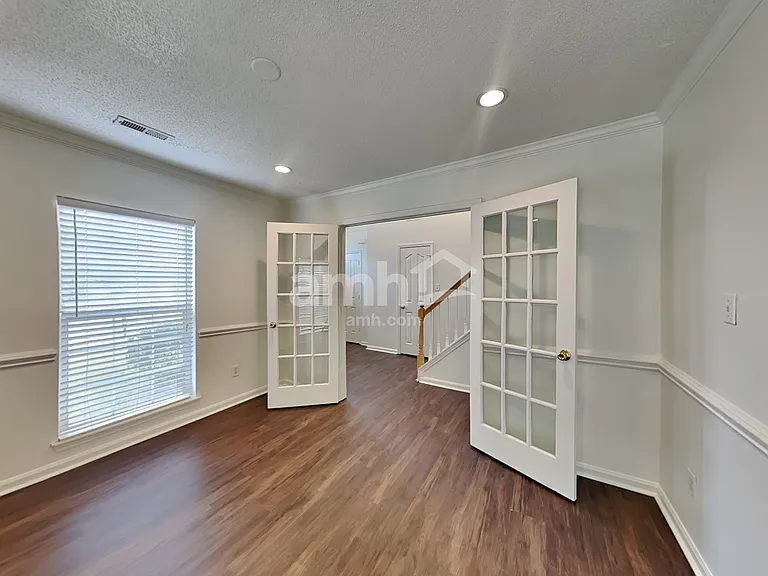 8401 Redstone View Dr — Photo 6