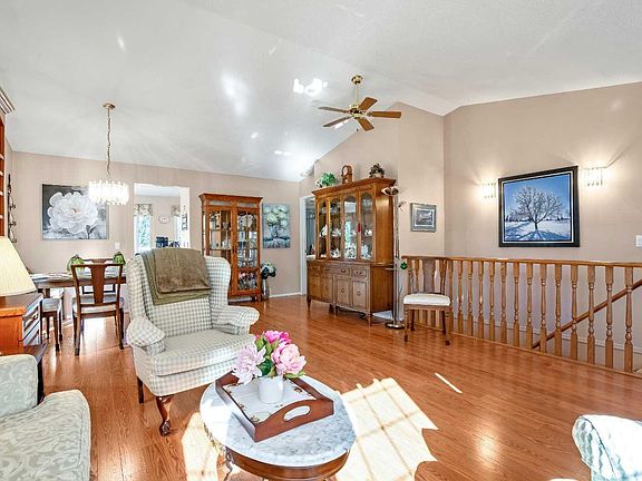 4th image of 501 Riverside Dr NW