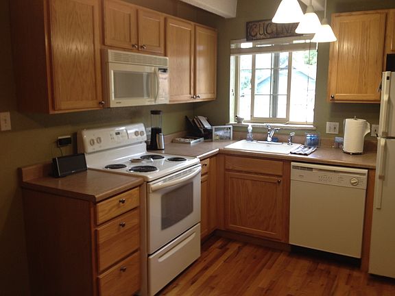 5th image of 50 N Clarkson St APT 202