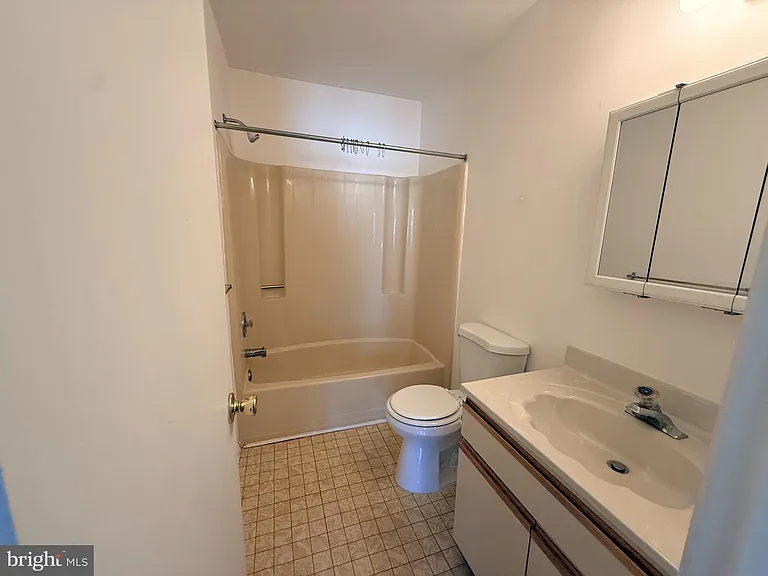 1403 Britton Pl — Photo 9