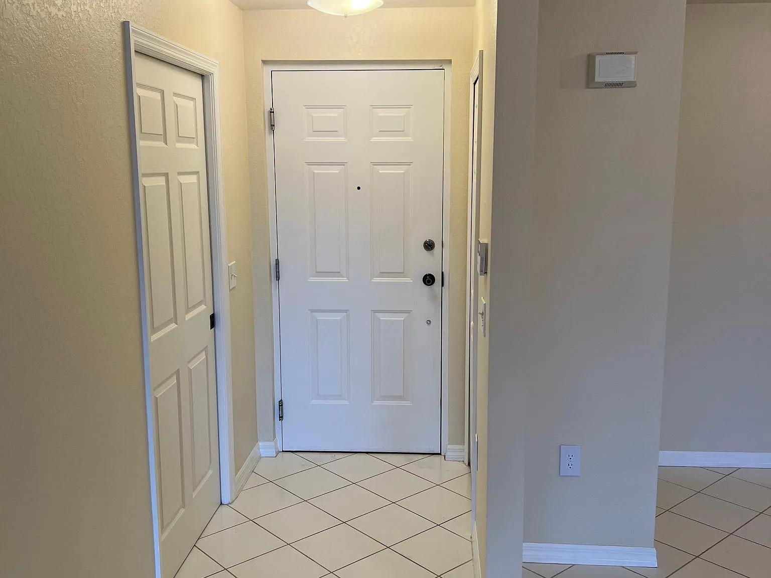 2 bed, 1080 sqft, $1,600 — Photo 4