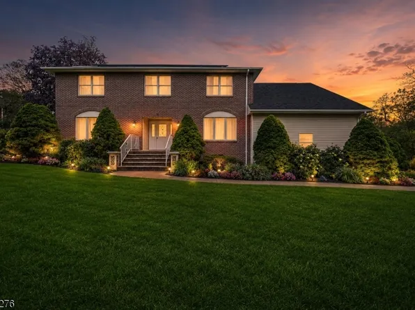 11 Ledgerock Ct, Parsippany-Troy Hills Twp., NJ 07950