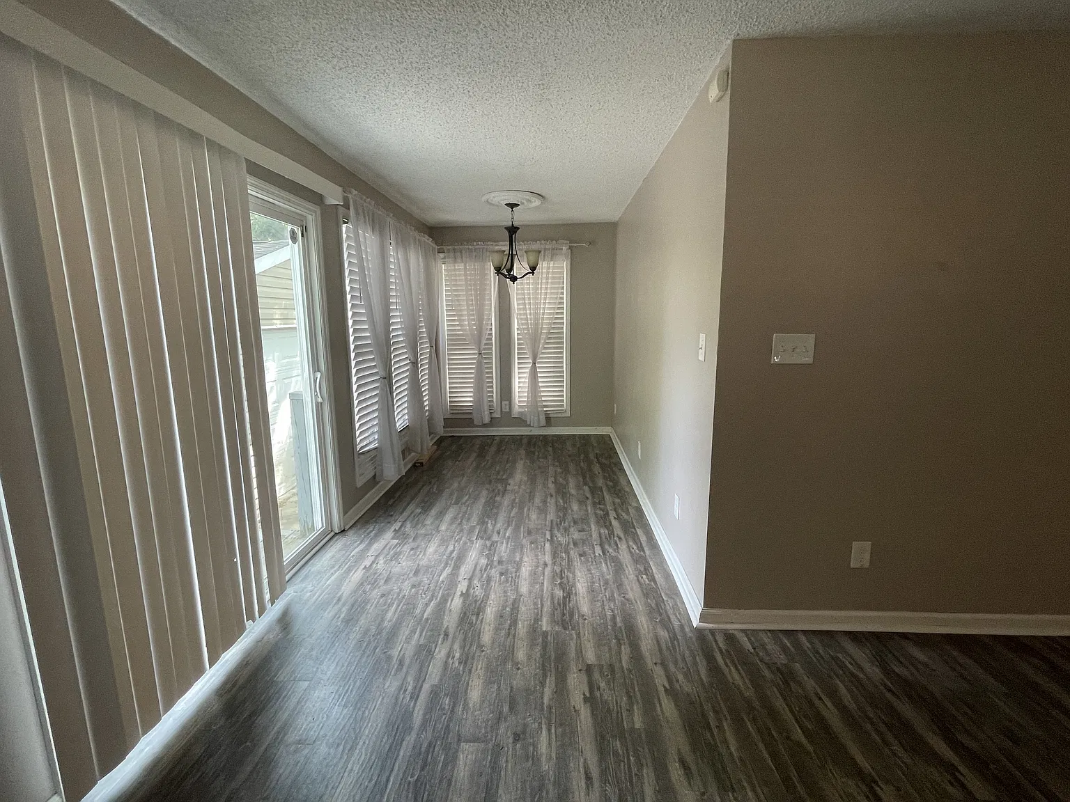 3752 Tait Terrace - 1 — Photo 3
