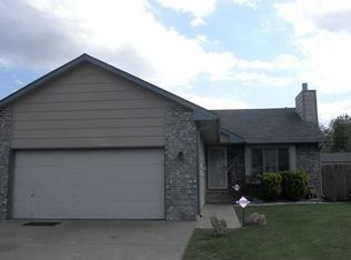 2035 E 53rd St S, Wichita, KS 67216